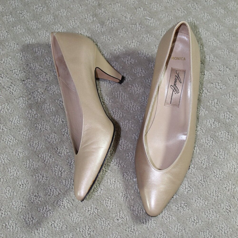 Amalfi Monica Women's Size 7.5 AA Almond Toe All Leather Champagne Heels